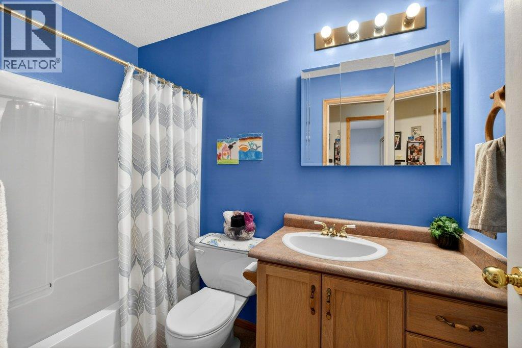 416 27 Street SE - 25