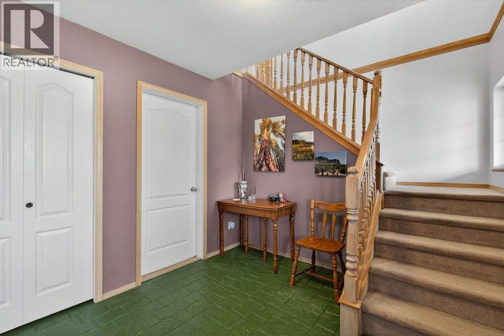 416 27 Street SE - 4