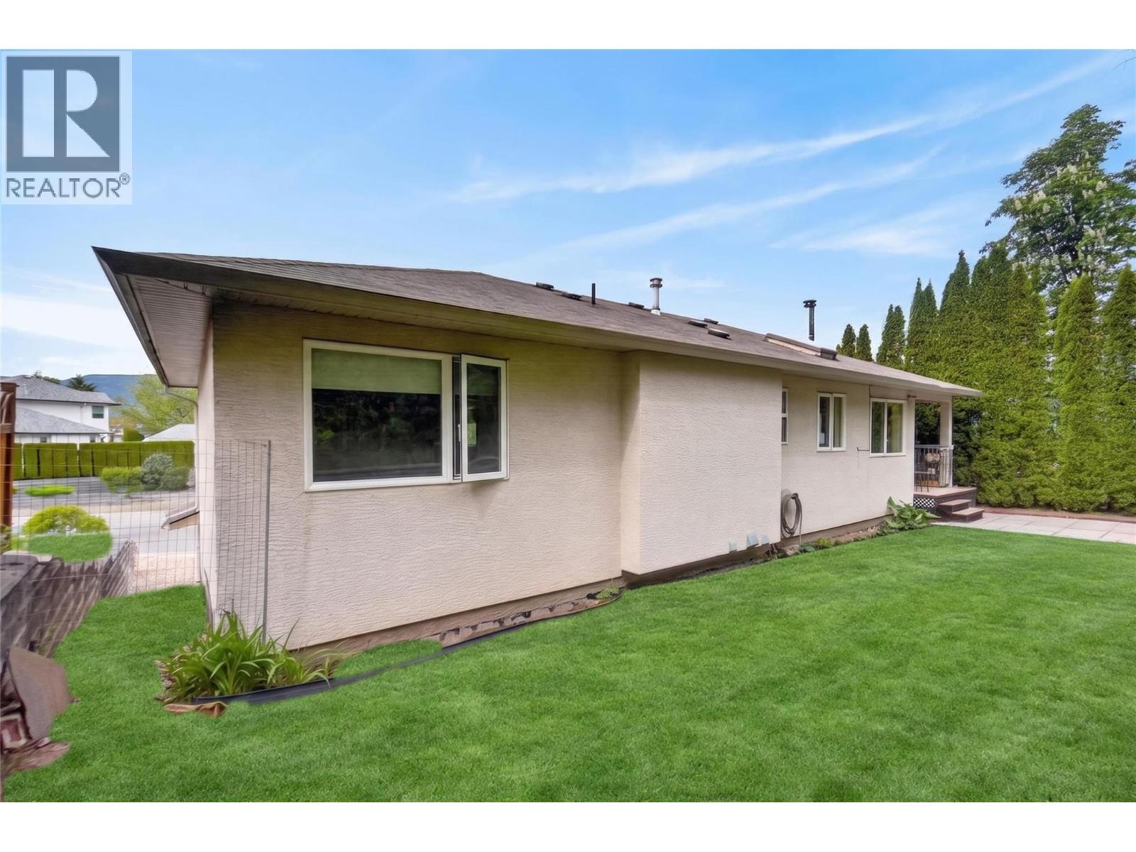  416 27 Street Southeast, Salmon Arm