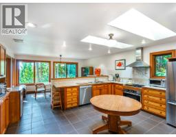 1055 Spider Lake Rd, Qualicum Beach, BC V9K2L7 Photo 21