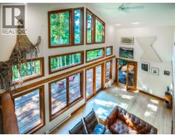 Kitchen - 1055 Spider Lake Rd, Qualicum Beach, BC V9K2L7 Photo 10