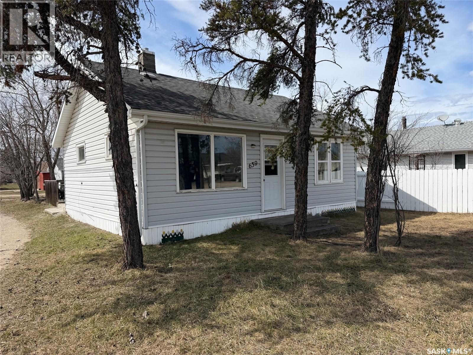 639 Albert STREET - 1