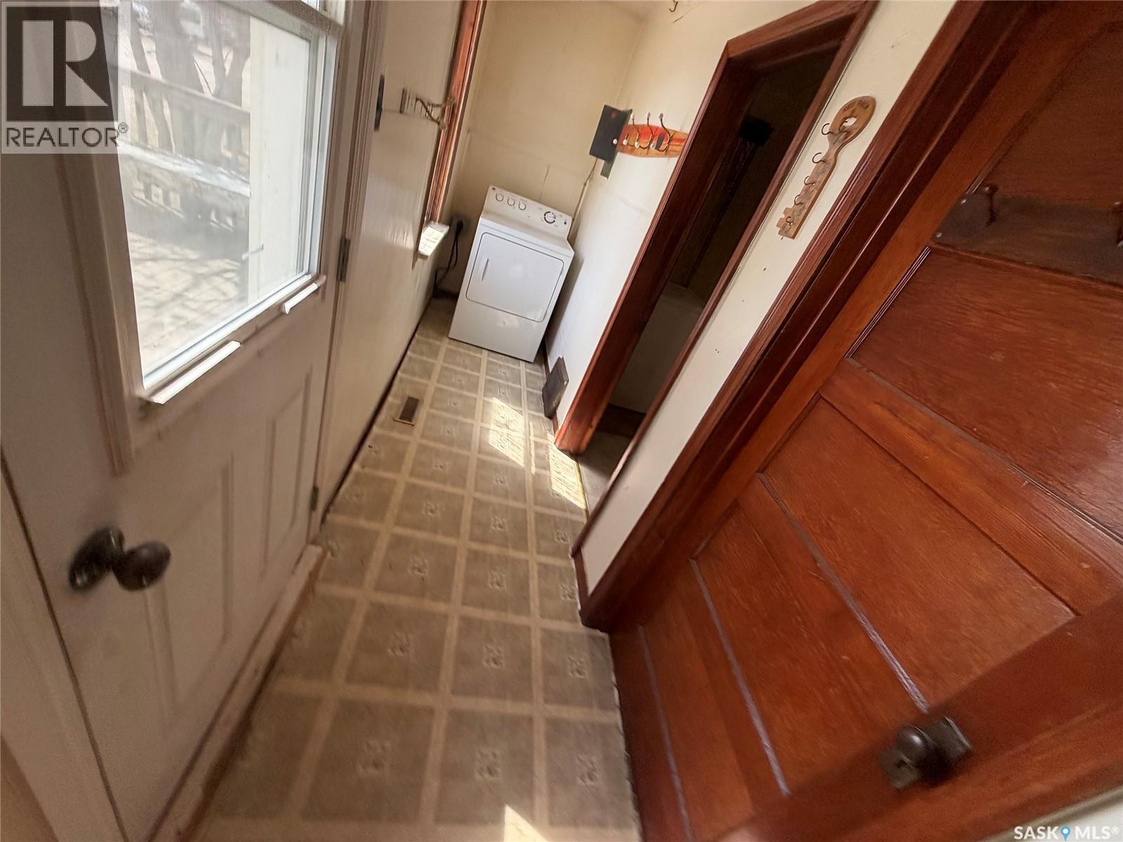 639 Albert STREET - 5