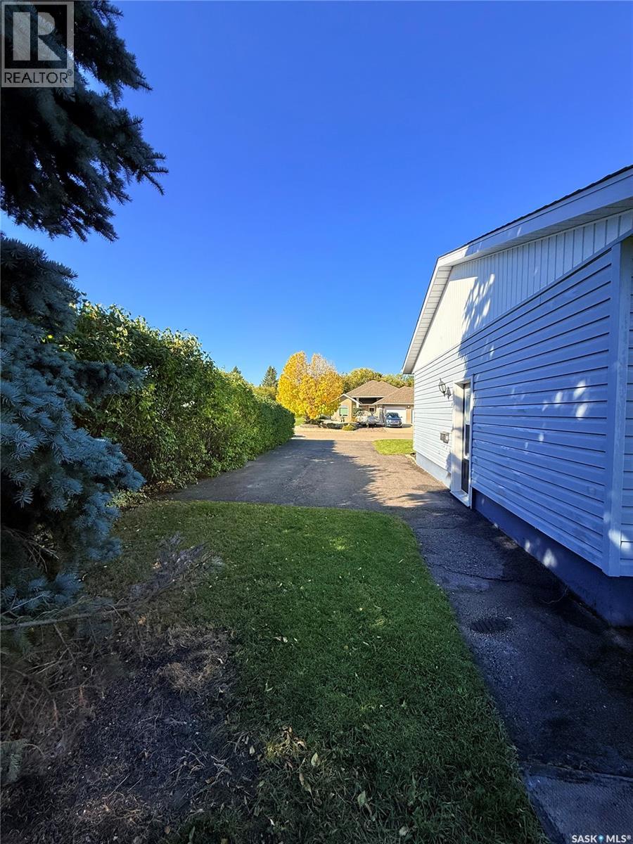 805 Stanley STREET - 3