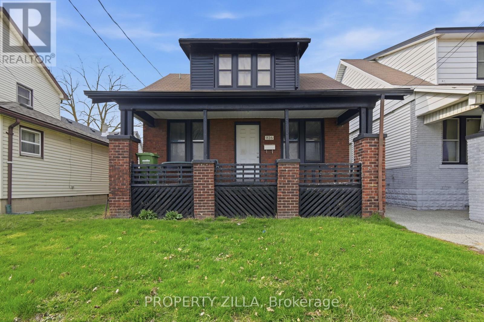 819-829 RIVERSIDE DRIVE E - 4