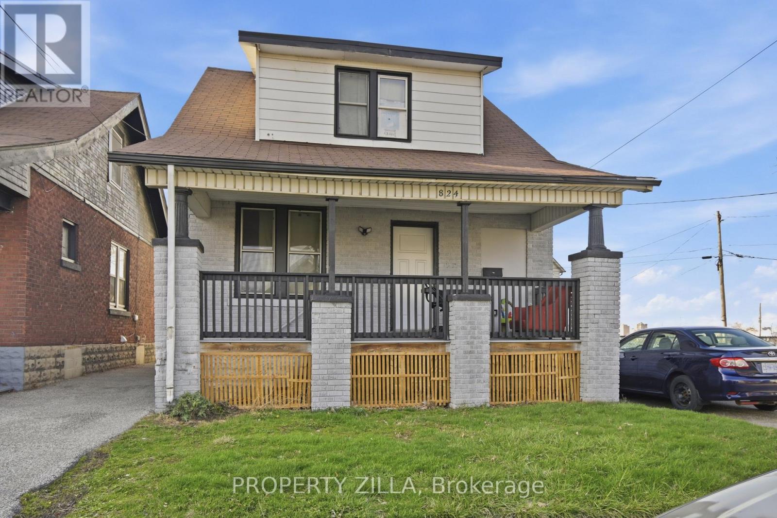 819-829 RIVERSIDE DRIVE E - 5