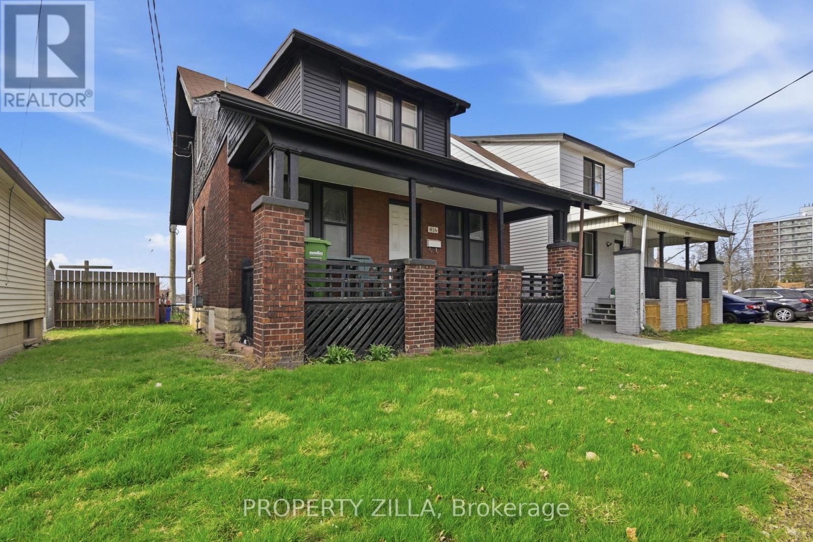 819-829 RIVERSIDE DRIVE E - 6