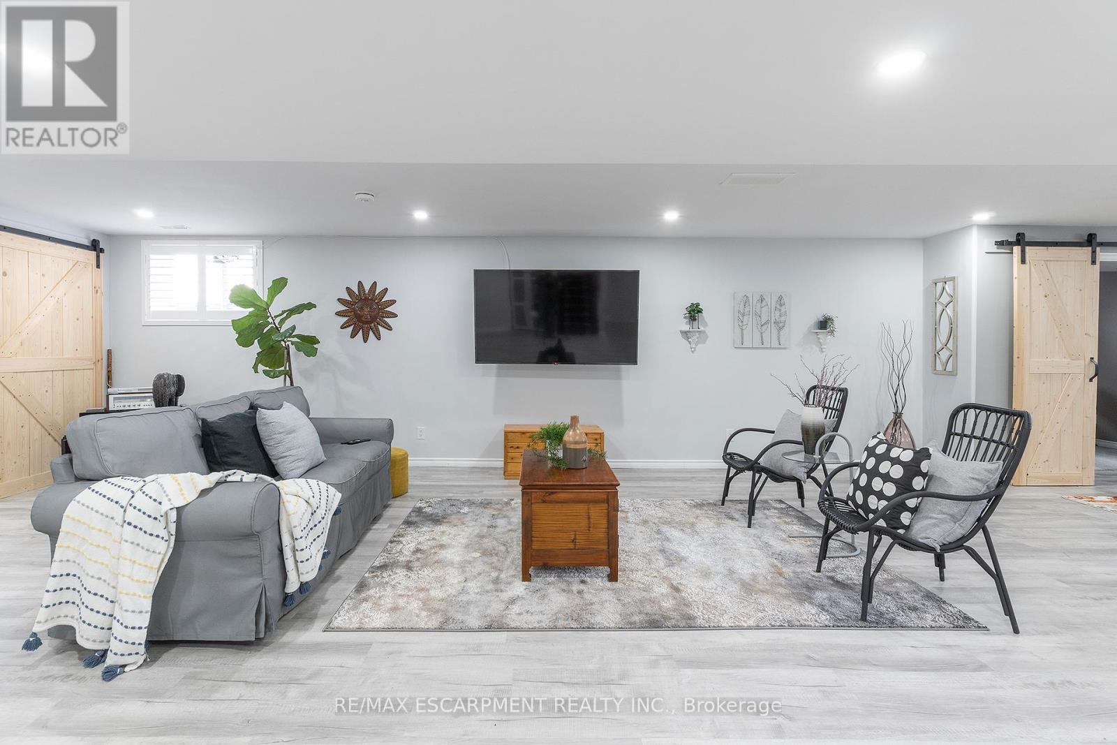 6 MACNEIL COURT - 20