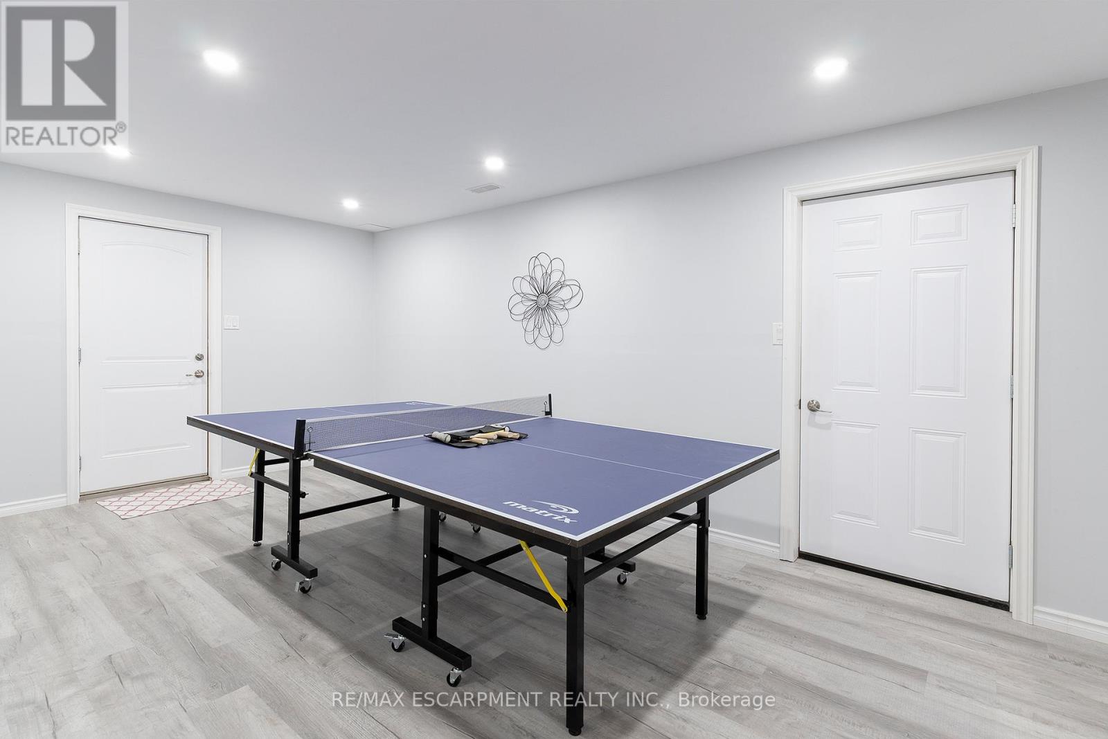6 MACNEIL COURT - 24