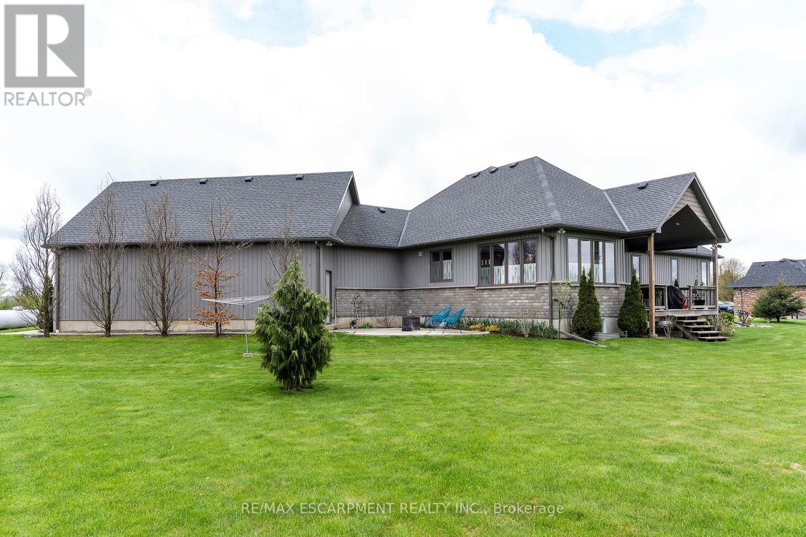 6 MACNEIL COURT - 30