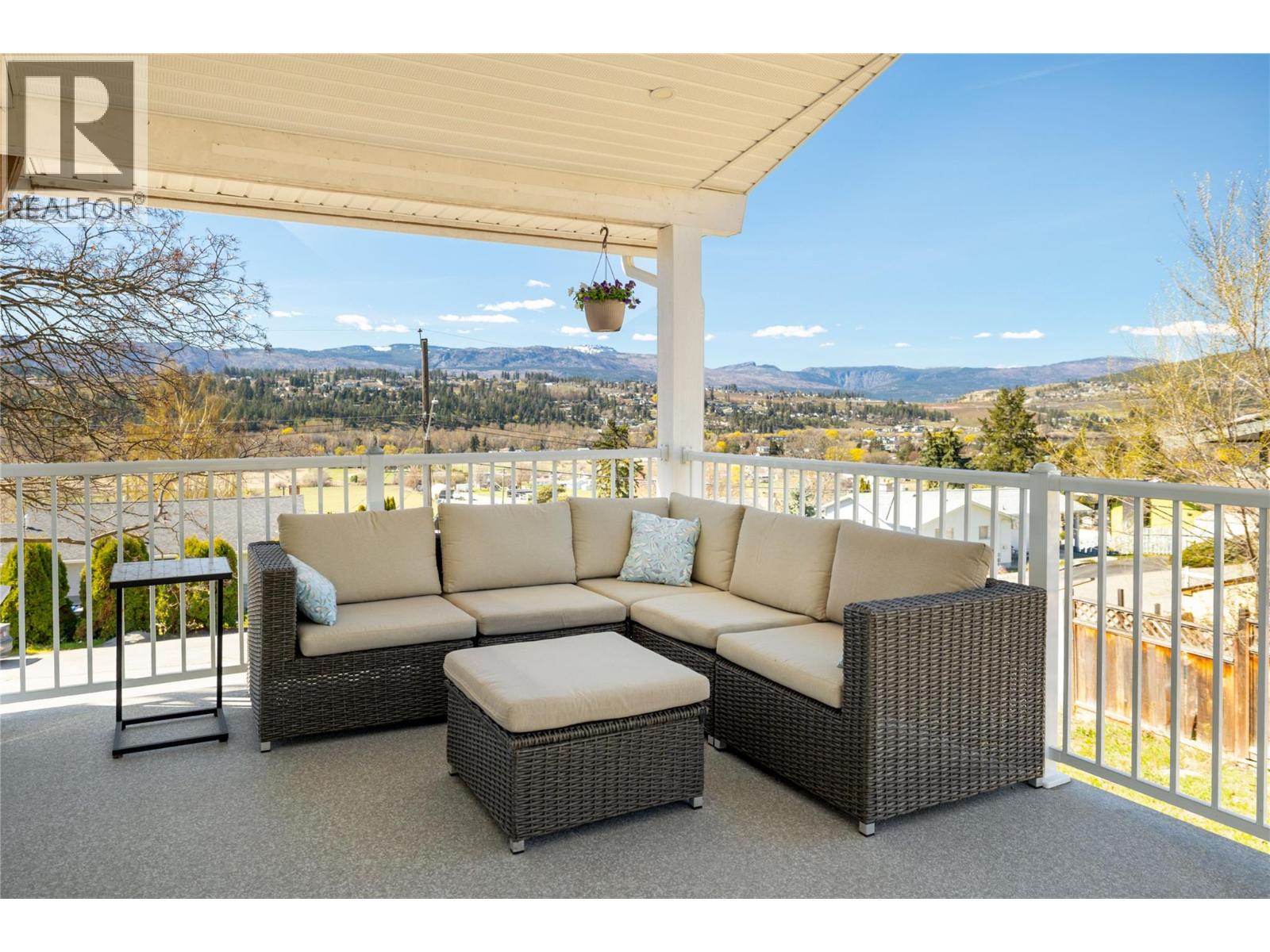 10942 Russell Road, Lake Country