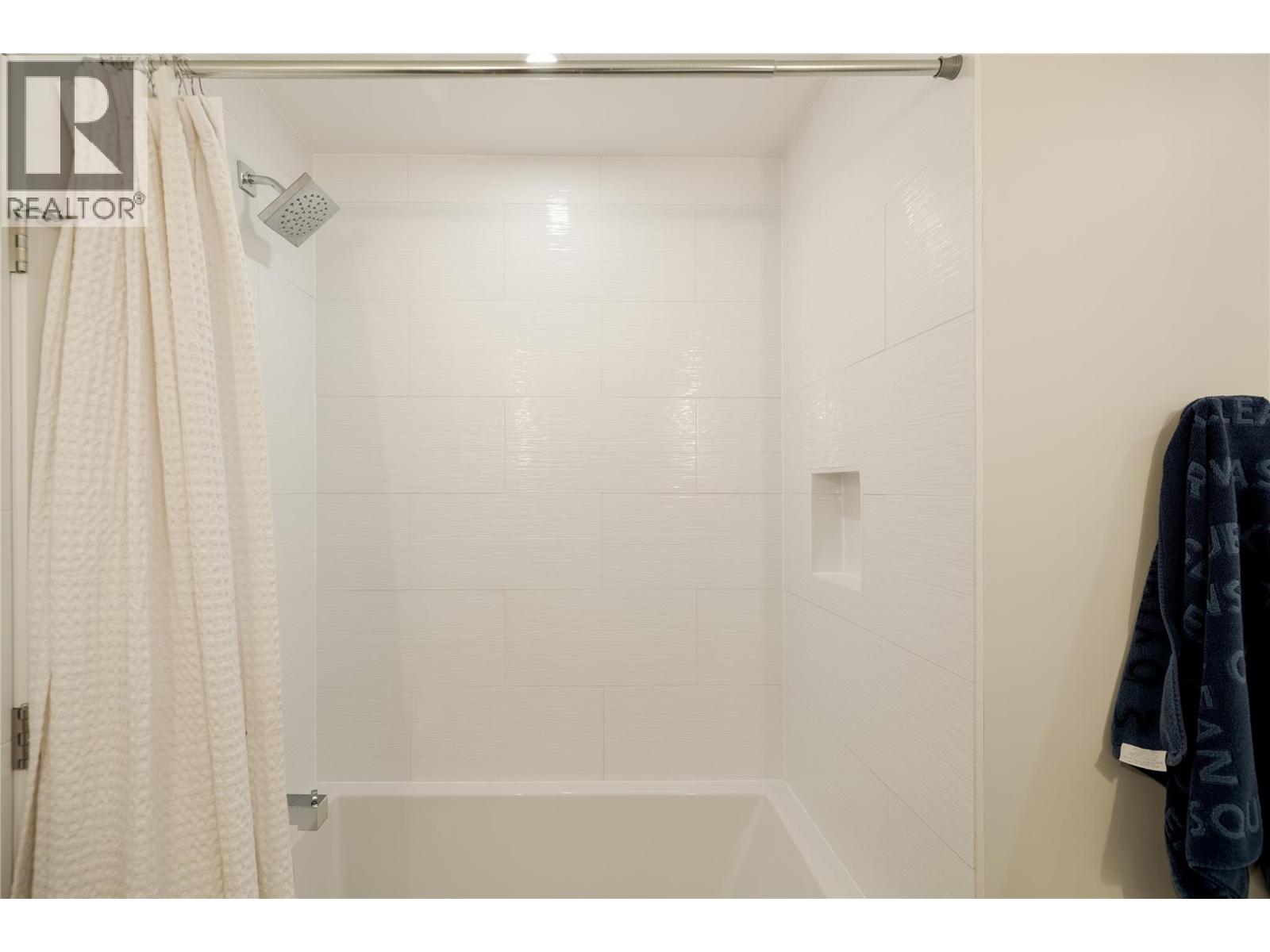 10942 Russell Road, Lake Country