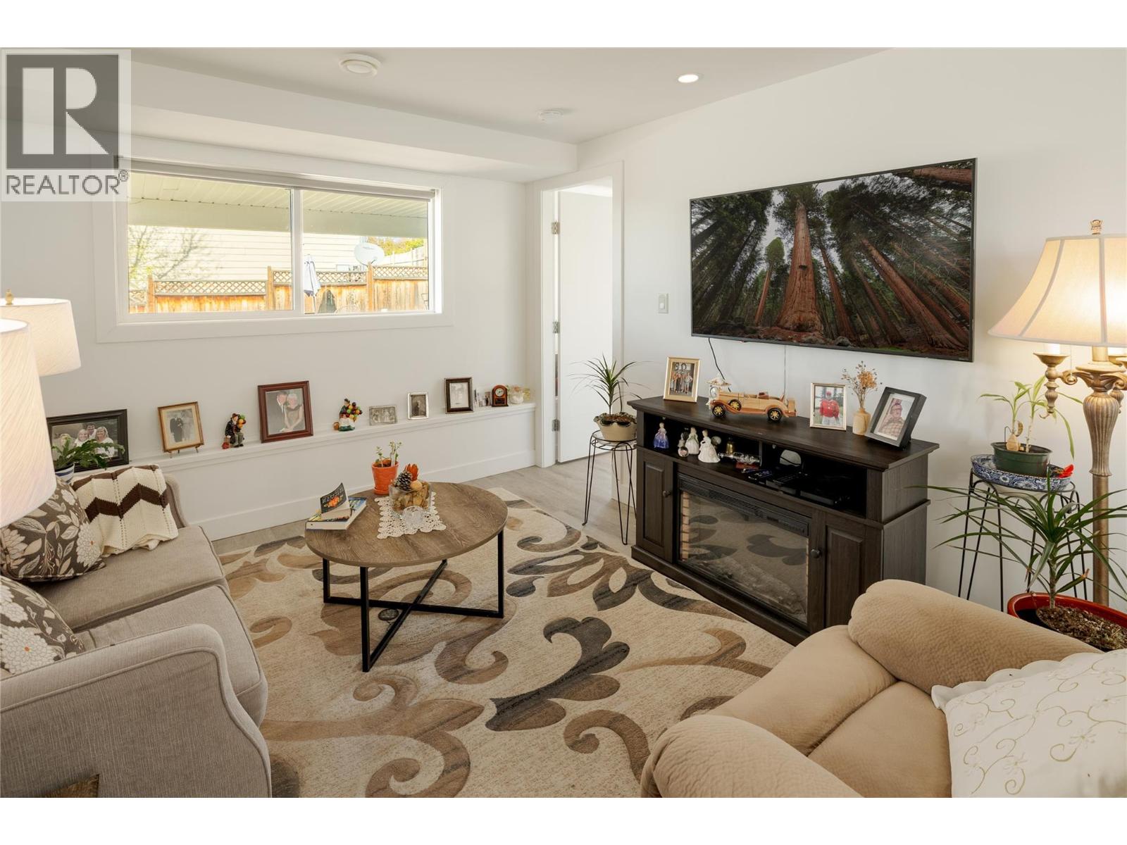 10942 Russell Road, Lake Country