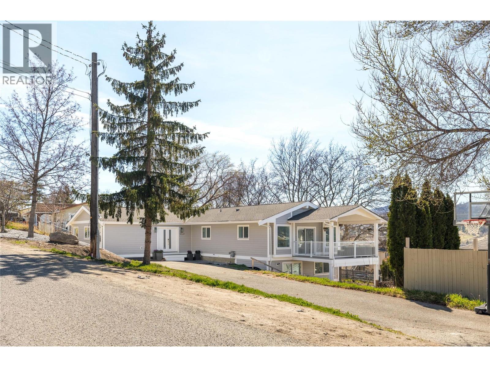 10942 Russell Road, Lake Country