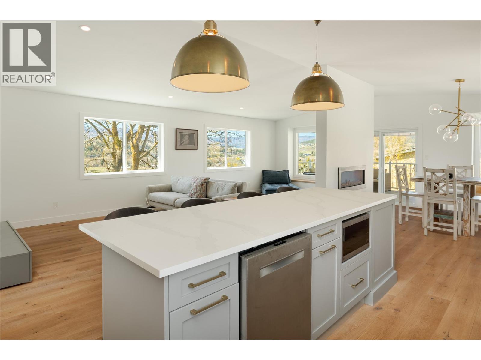 10942 Russell Road, Lake Country