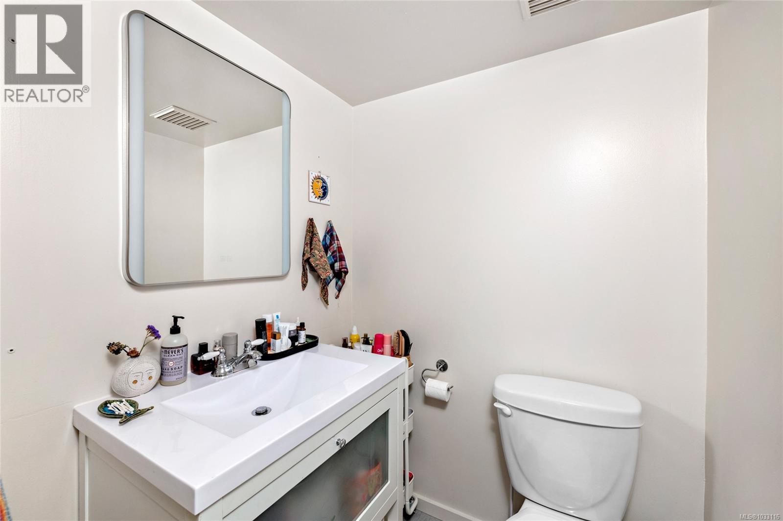 #205 1419 Stadacona Ave - 18