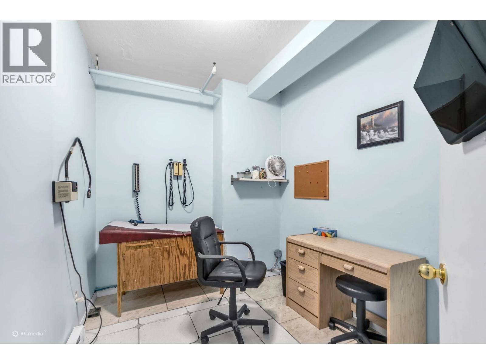 Retail for Sale in Vancouver – 1872 KINGSWAY, Vancouver – MLS# C8078589 - Image 6