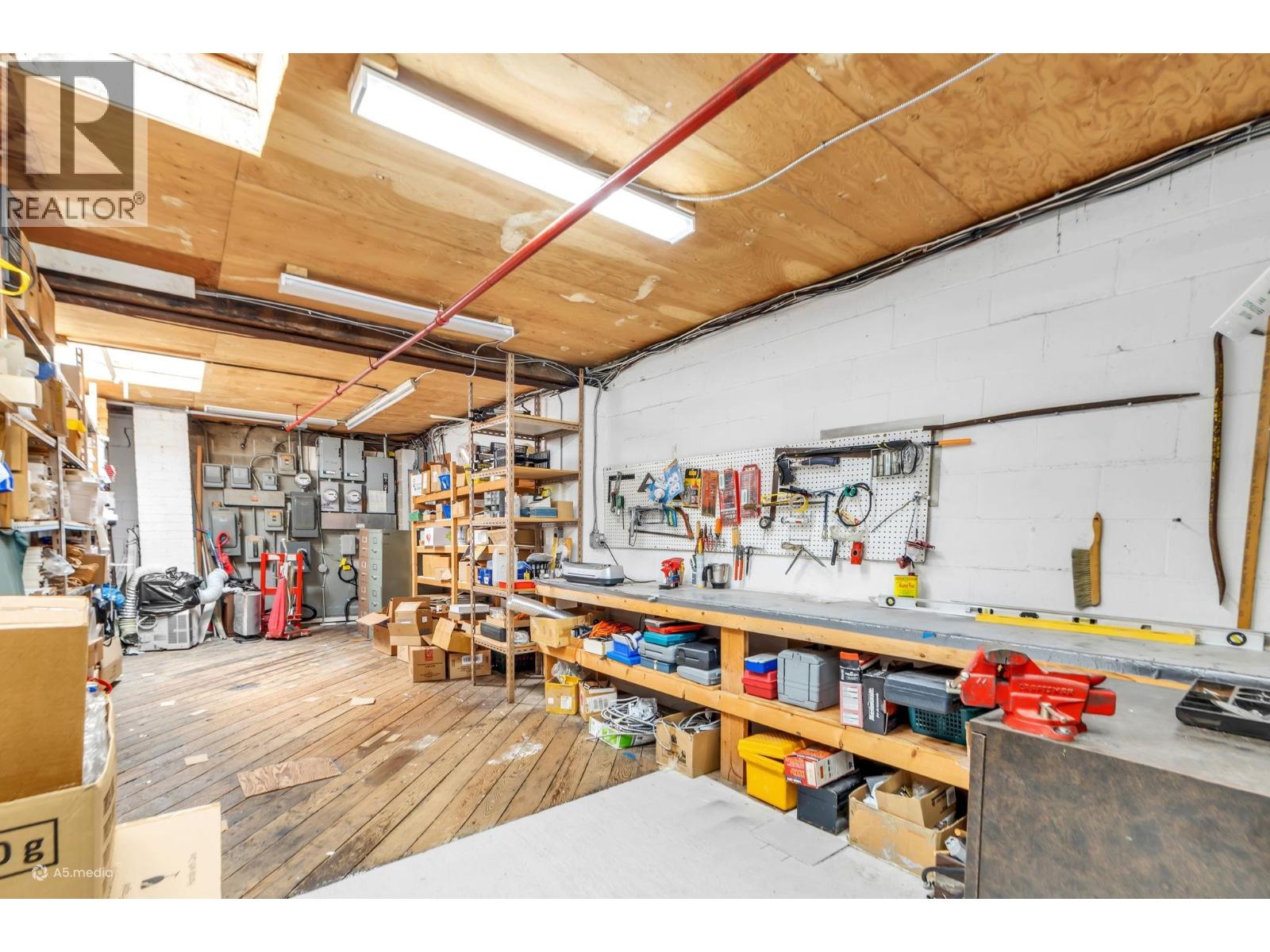 Retail for Sale in Vancouver – 1872 KINGSWAY, Vancouver – MLS# C8078589 - Image 11