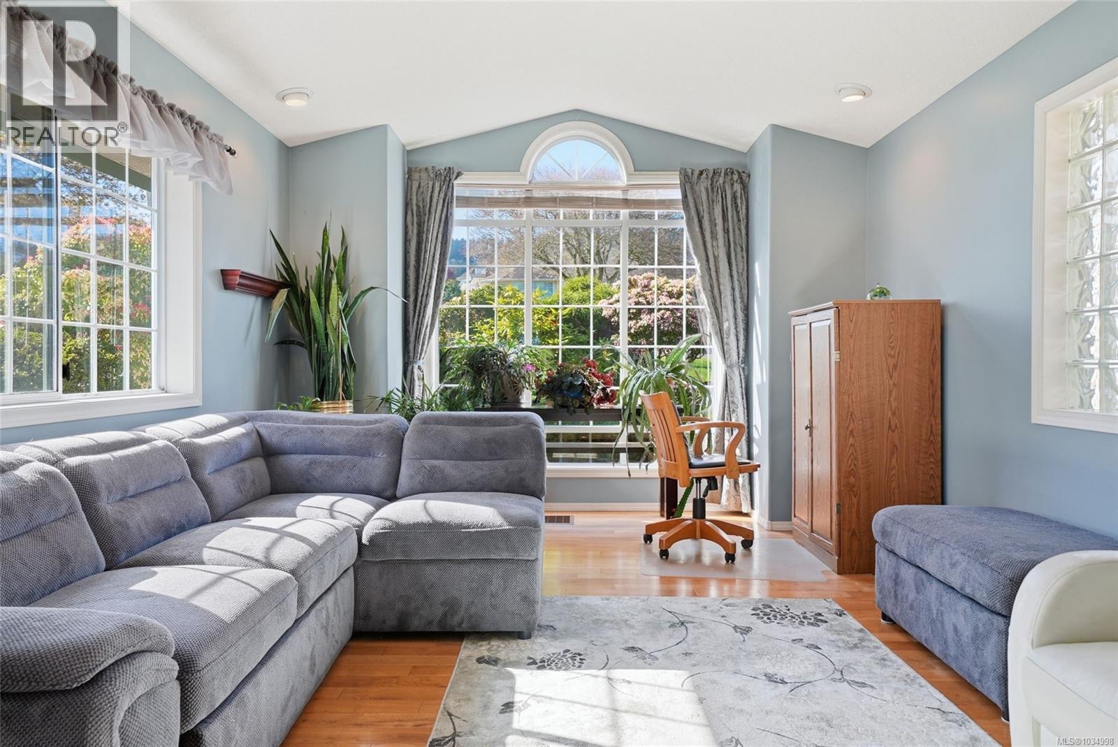 136 Heritage Dr - 5