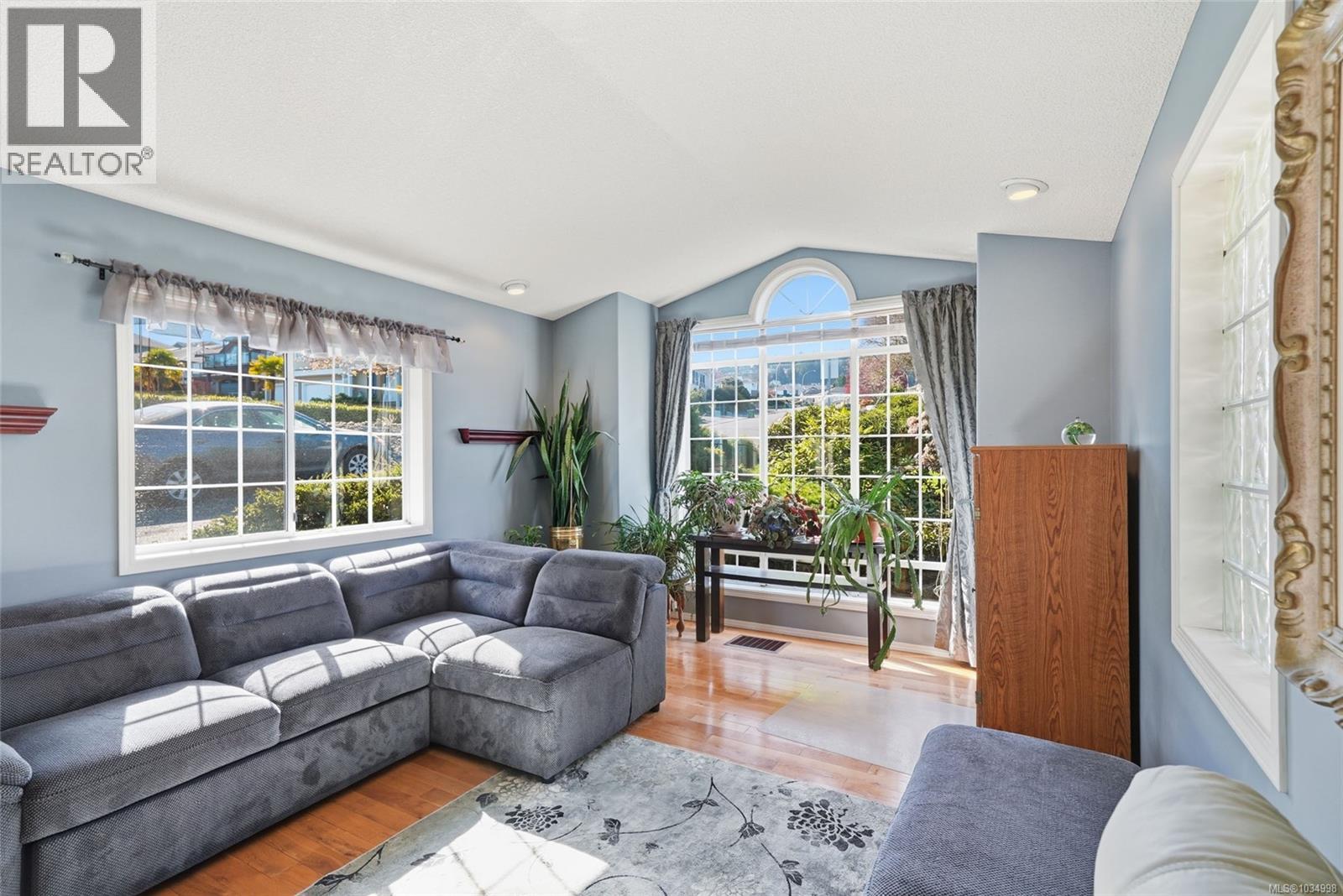 136 Heritage Dr - 7