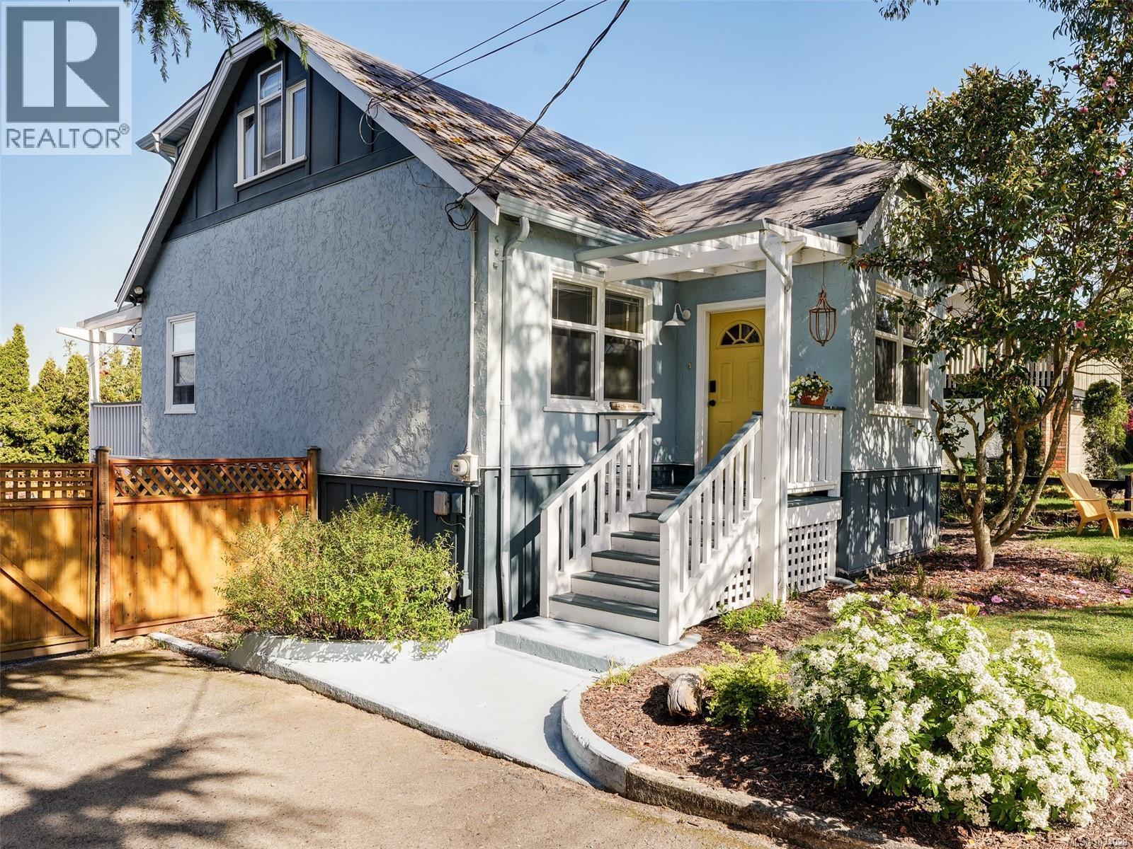 4426 Tyndall Ave - 1