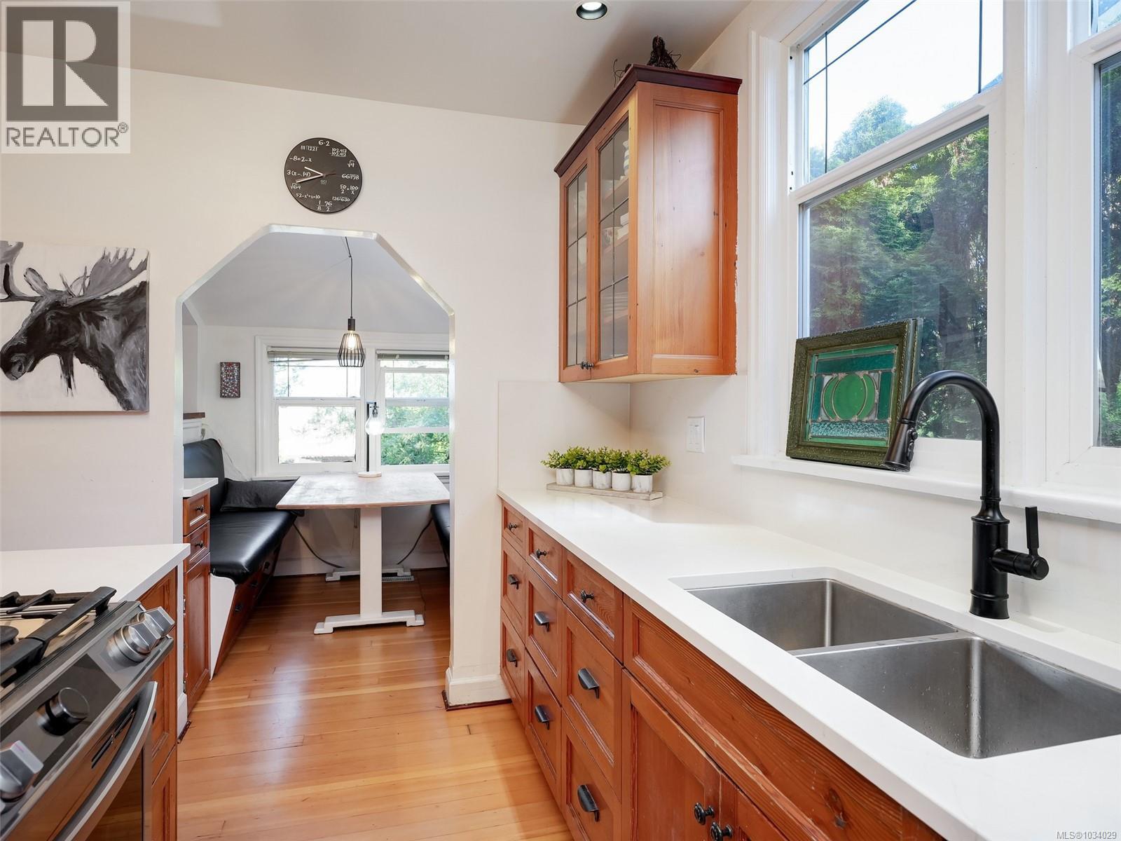 4426 Tyndall Ave - 12