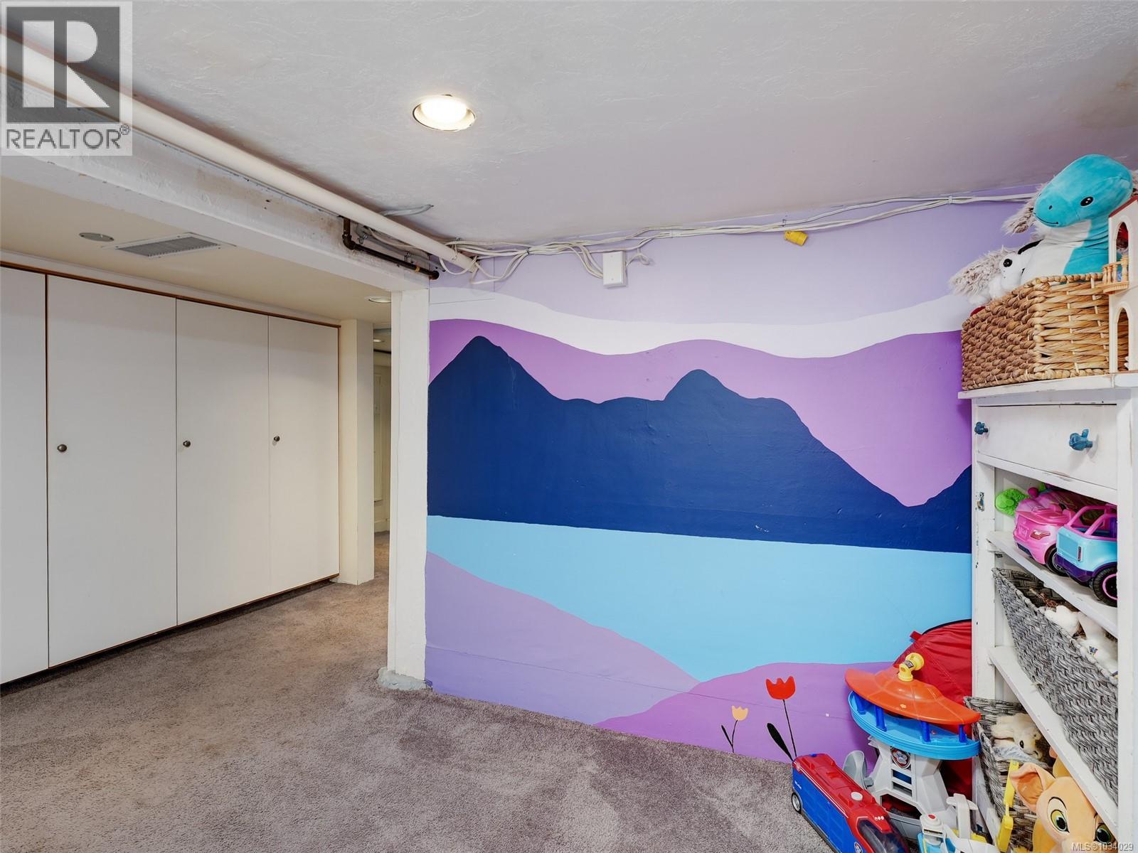 4426 Tyndall Ave - 28