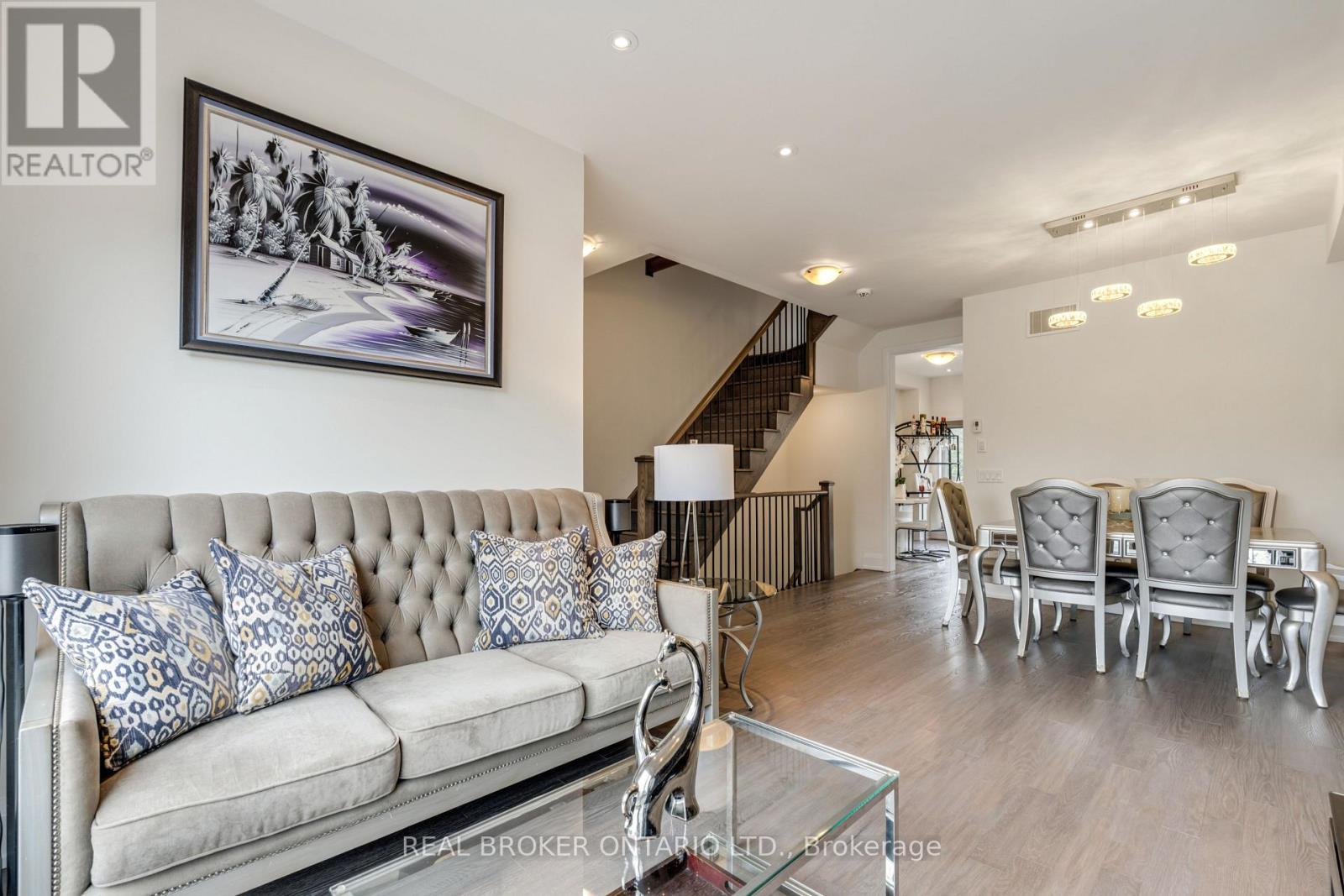 7 KENNETH WOOD CRESCENT - 5