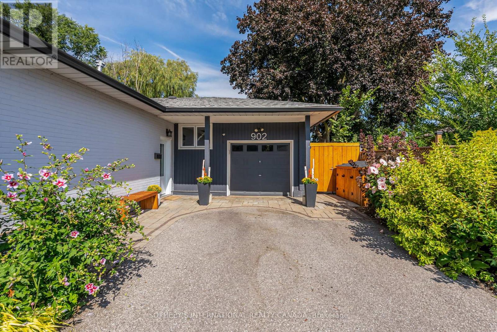 902 VISTULA DRIVE - 33