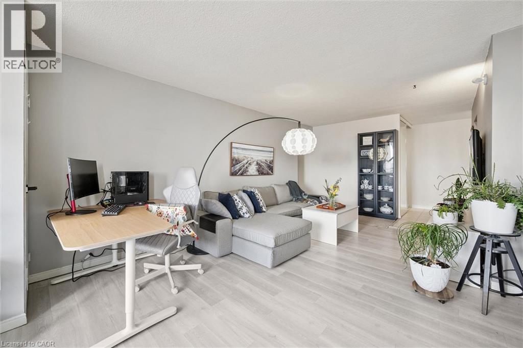 375 KING Street N Unit# 1406, Waterloo, Ontario, N2J4L6 — Photo 4