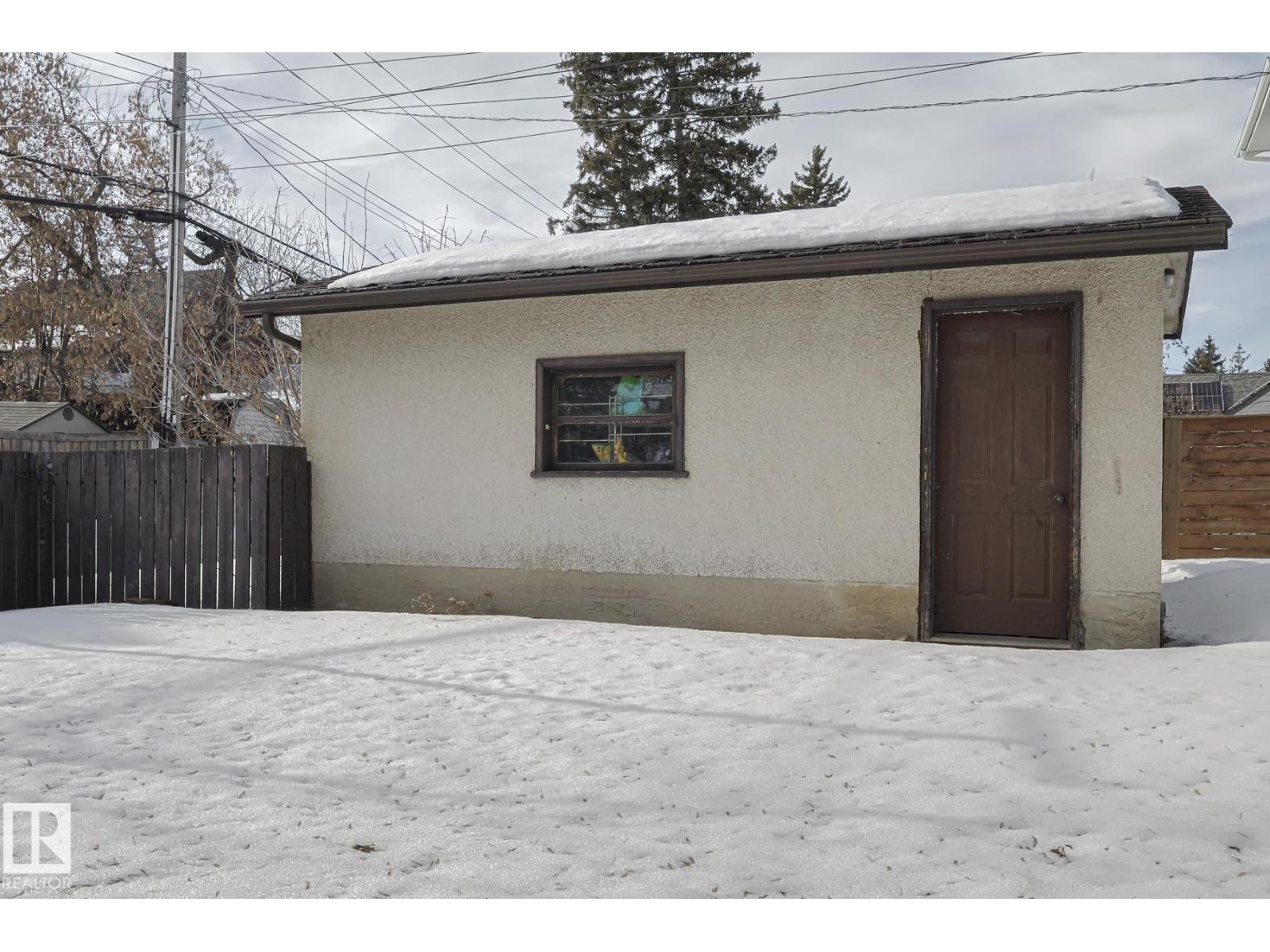 11507 72 AV NW - 23