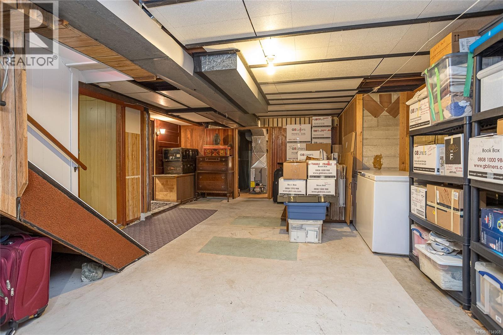 164 Island Hwy, View Royal