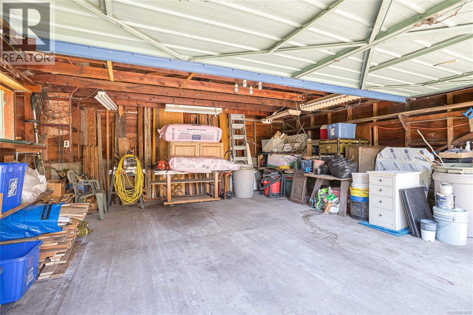 164 Island Hwy, View Royal
