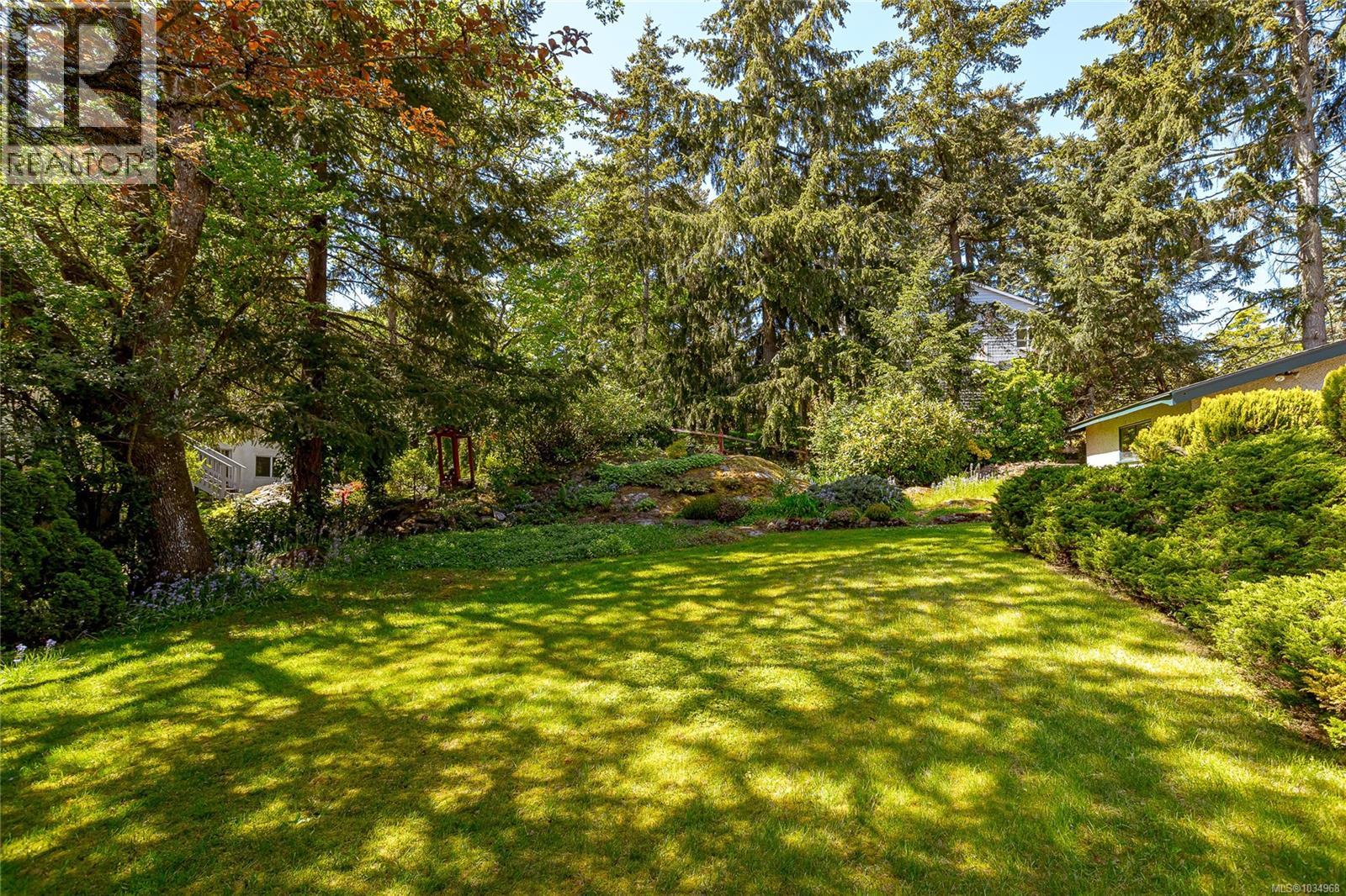 164 Island Hwy, View Royal