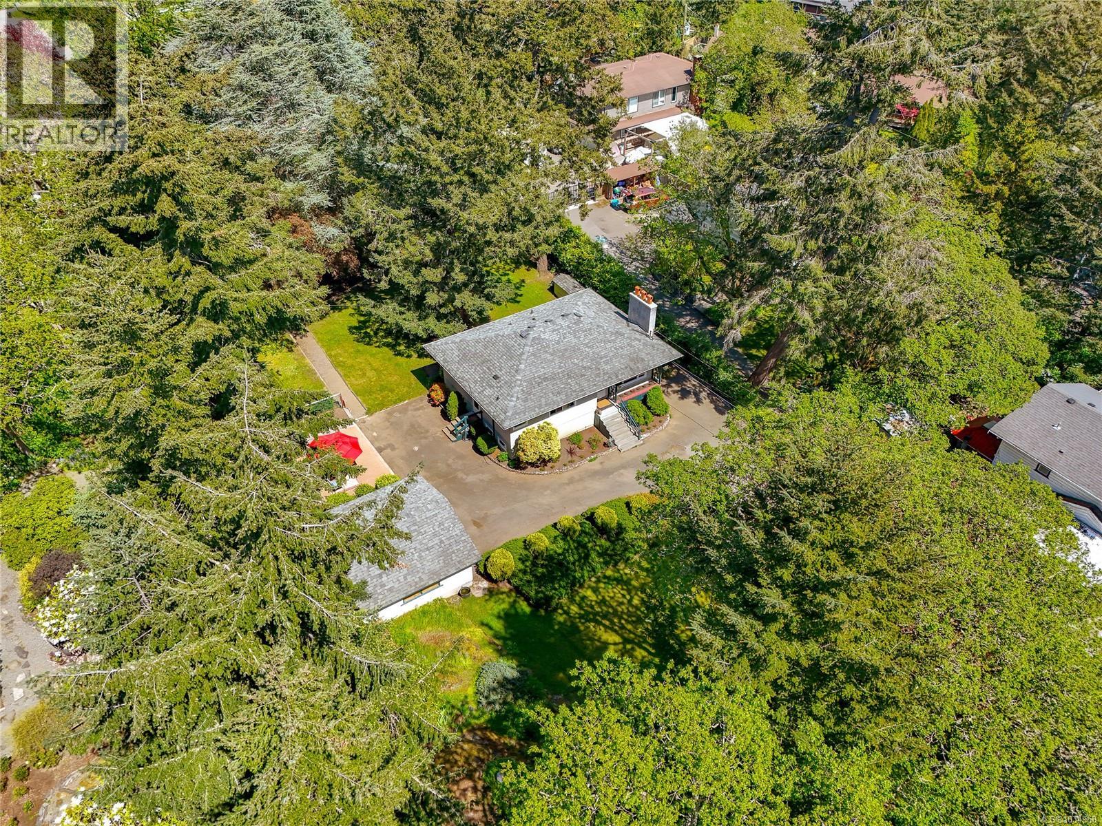 164 Island Hwy, View Royal