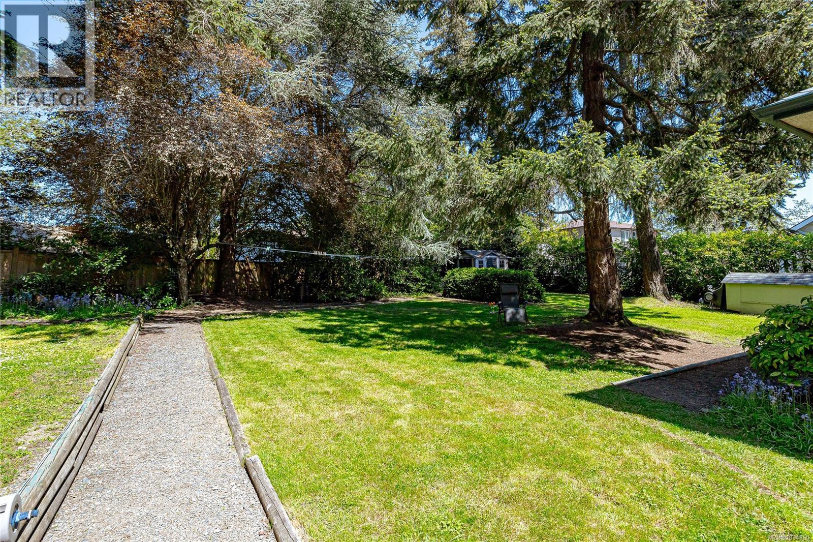 164 Island Hwy, View Royal