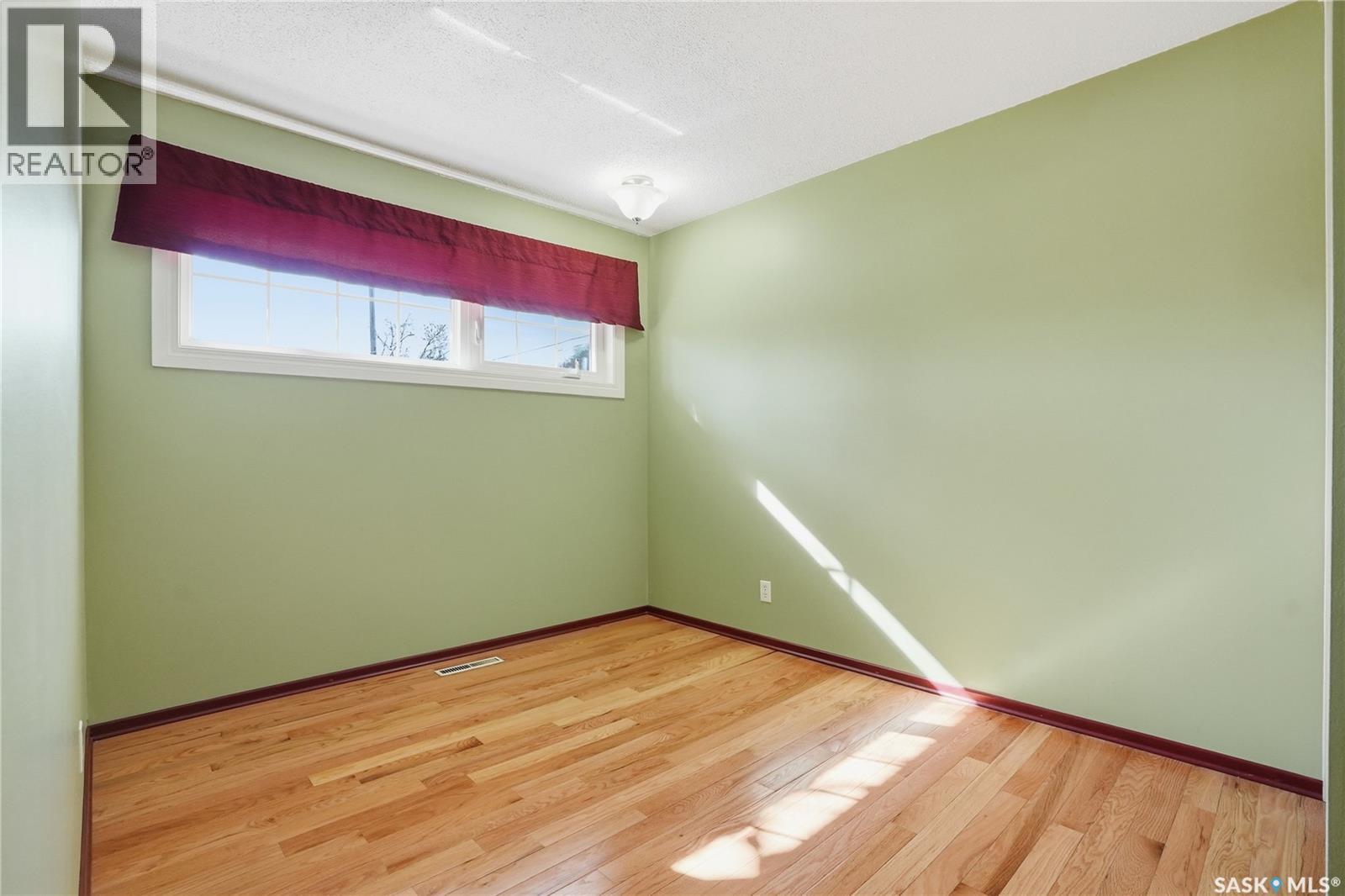 2 Hardy CRESCENT - 17