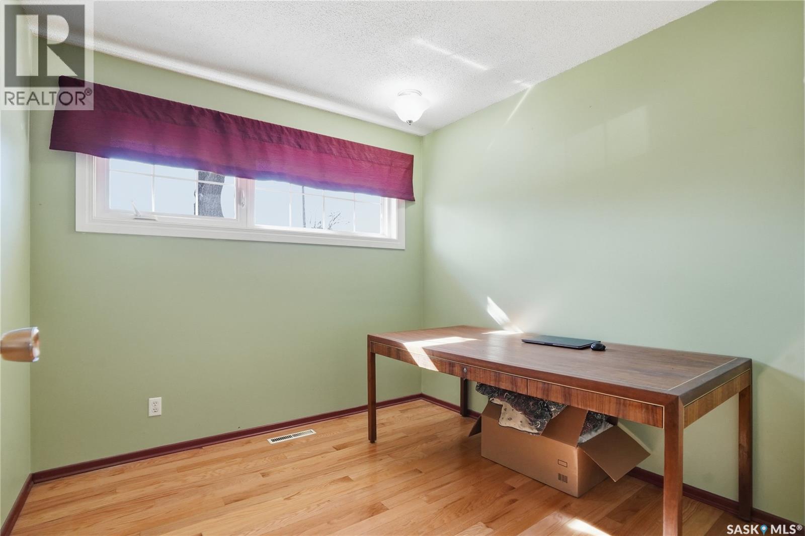 2 Hardy CRESCENT - 19
