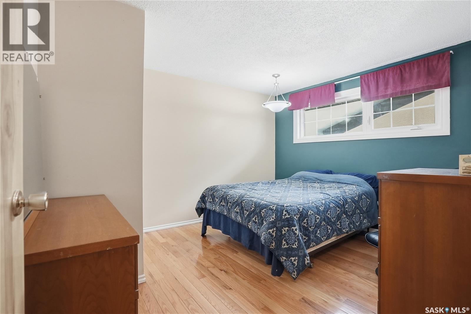 2 Hardy CRESCENT - 21
