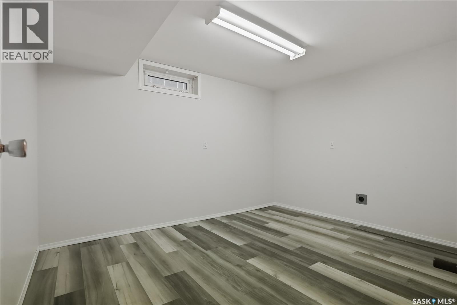 2 Hardy CRESCENT - 31