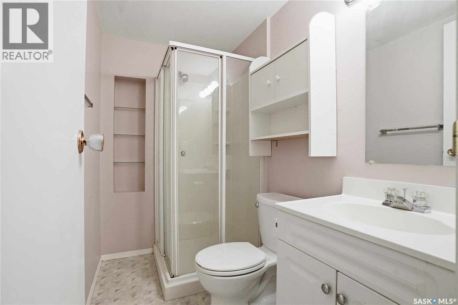 2 Hardy CRESCENT - 33