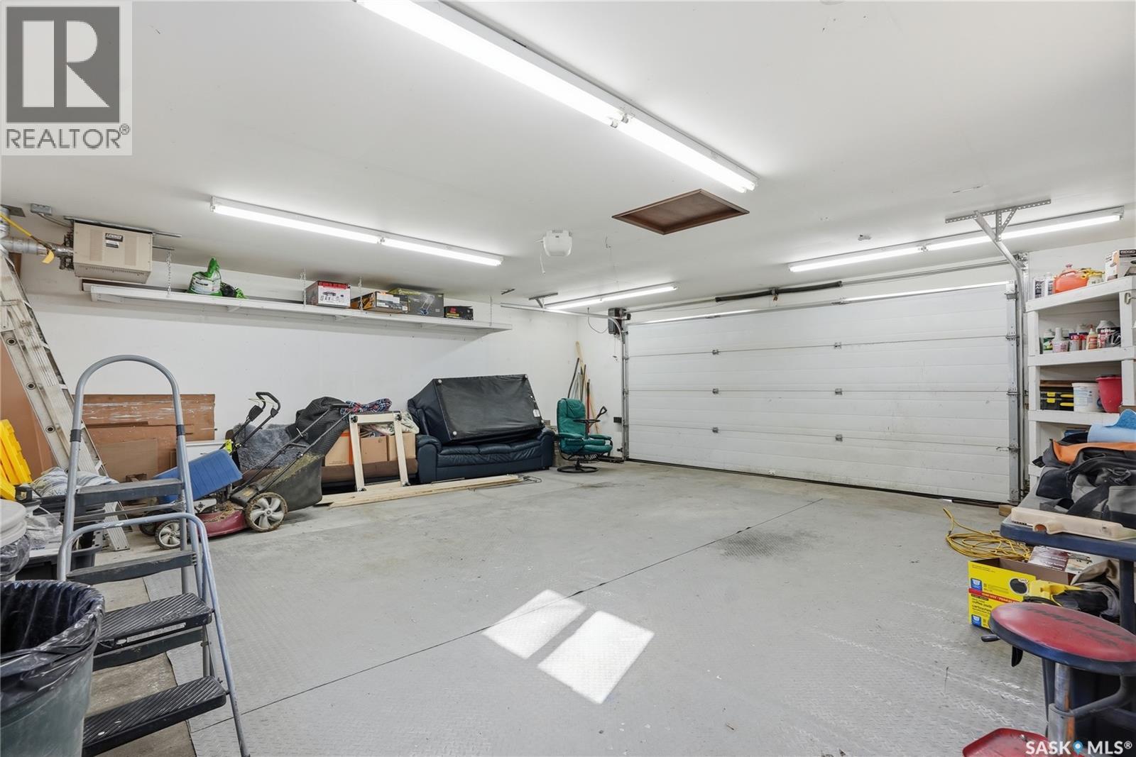 2 Hardy CRESCENT - 38