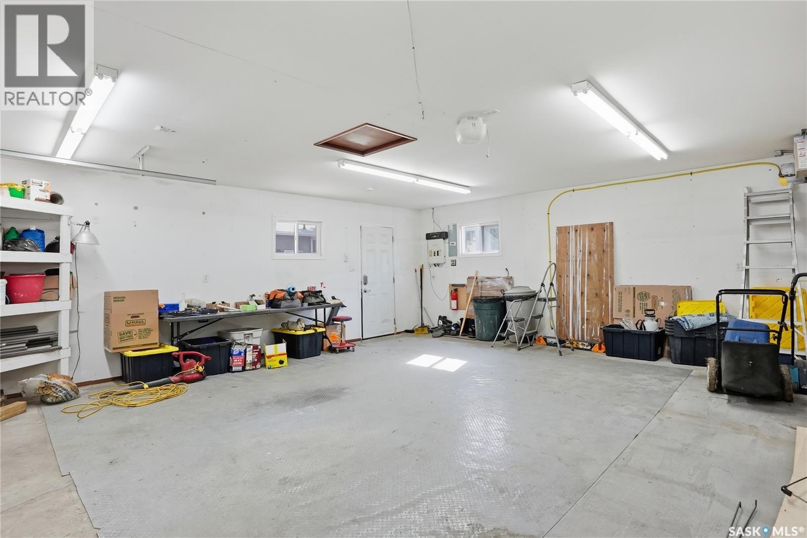 2 Hardy CRESCENT - 39