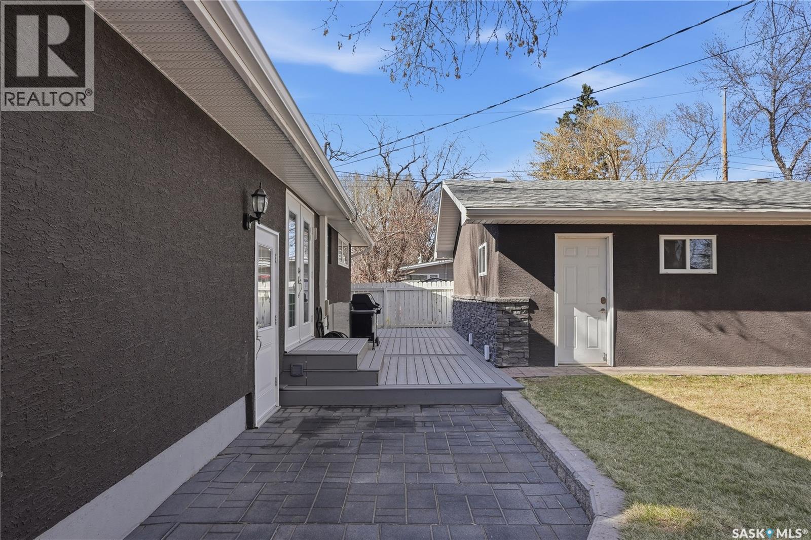 2 Hardy CRESCENT - 44