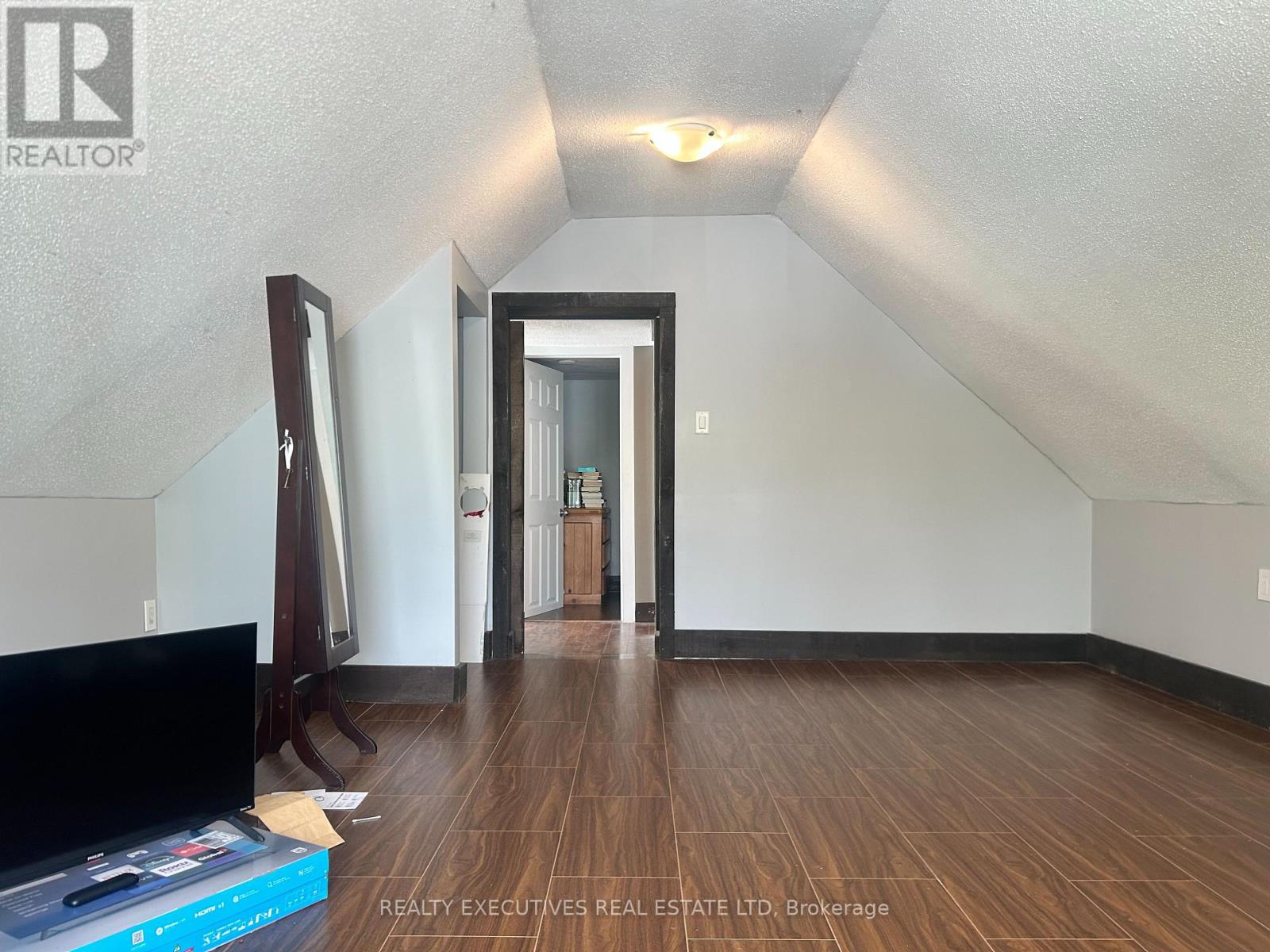18 MILL STREET - 15