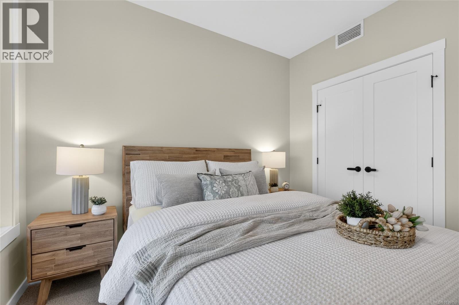 #7 152 Marina View Dr - 47