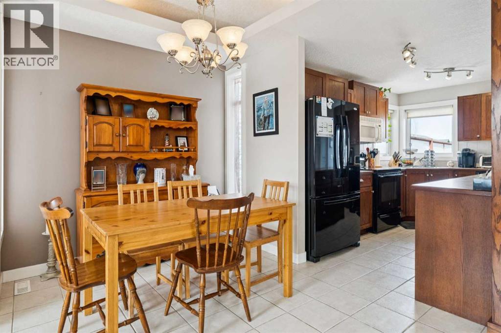 136 Luxstone Place SW - 8