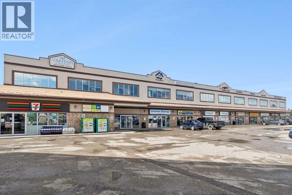 136 Luxstone Place SW - 37