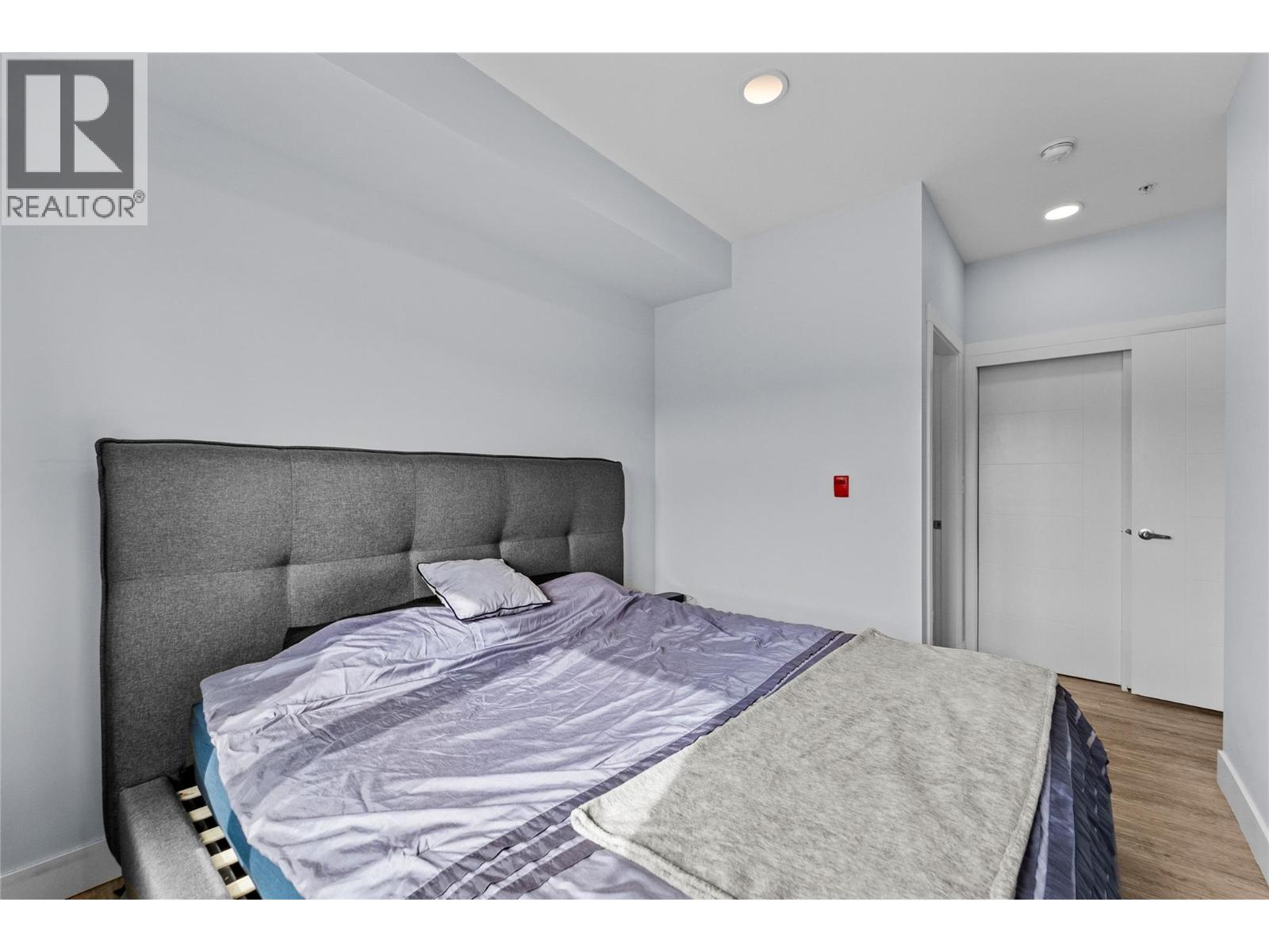 #505 107 Yew Street - 15