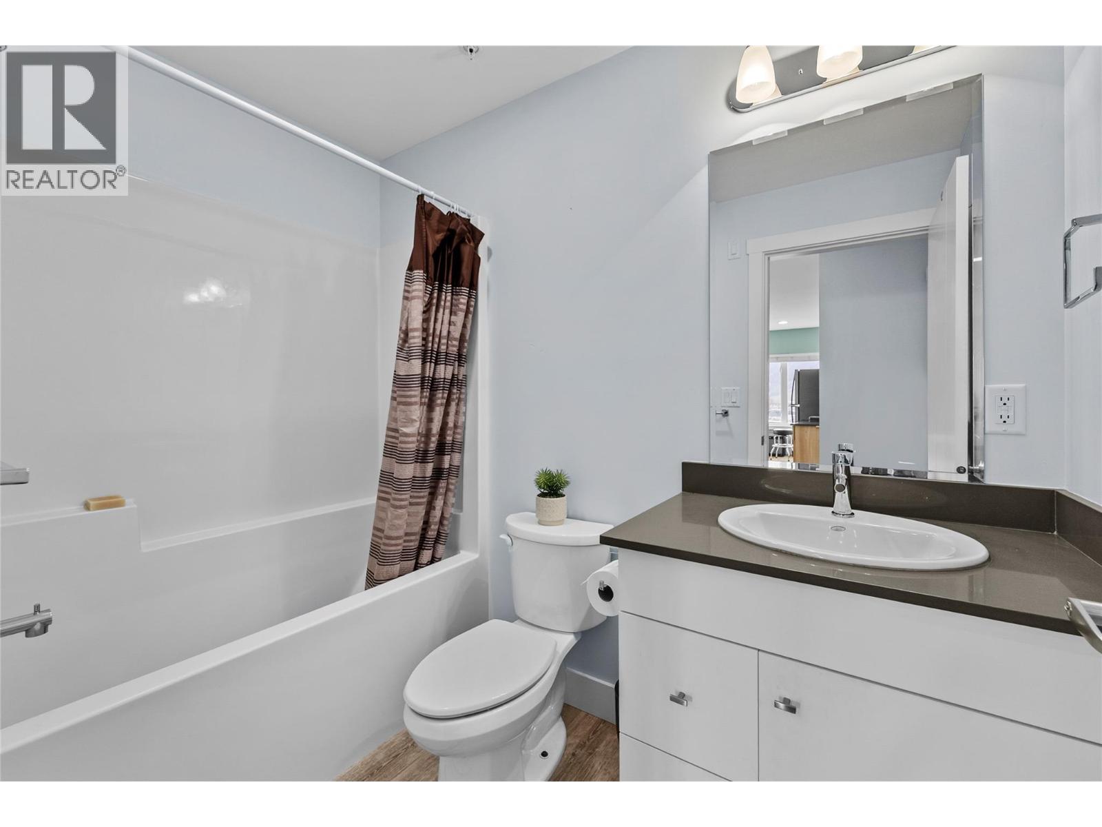#505 107 Yew Street - 21